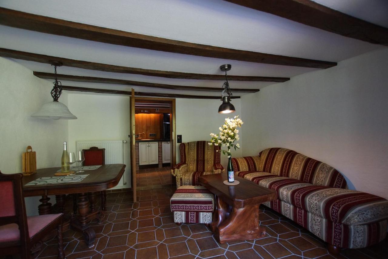 Altes Faehrhaus An Der Mosel Anno1633 Apartment Traben-Trarbach Exterior photo