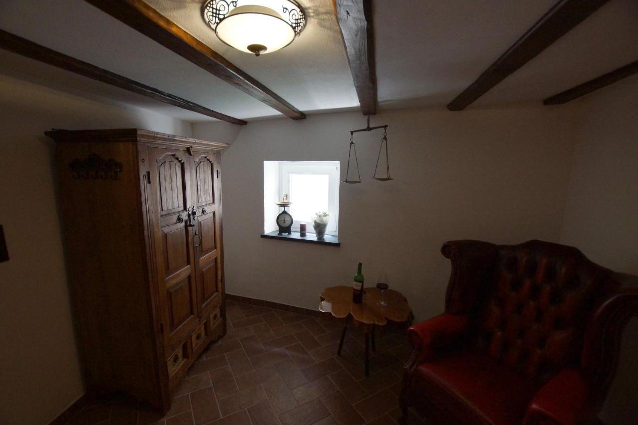Altes Faehrhaus An Der Mosel Anno1633 Apartment Traben-Trarbach Exterior photo