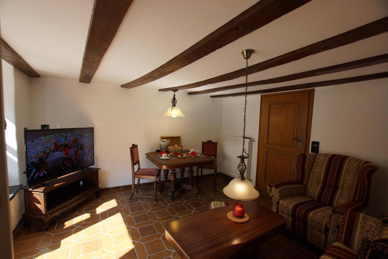 Altes Faehrhaus An Der Mosel Anno1633 Apartment Traben-Trarbach Exterior photo